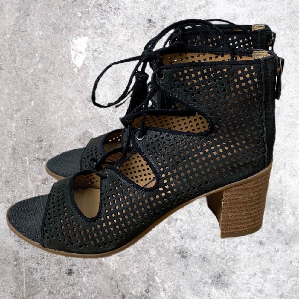 FRANCO SARTO Honolulu Lace Up Heels Size 6